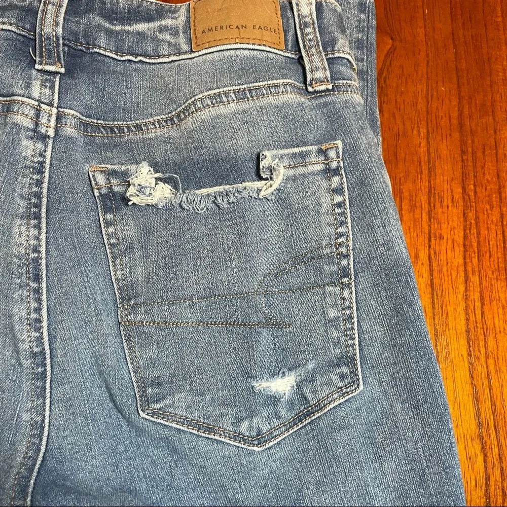American Eagle distressed super hi-rise jeggings